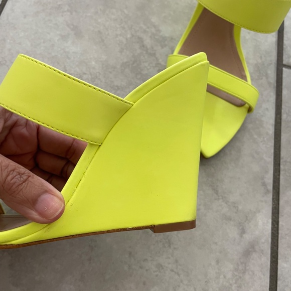 Schutz Soraya Napa Tennis Neon Yellow Leather Wedge - Picture 5 of 13